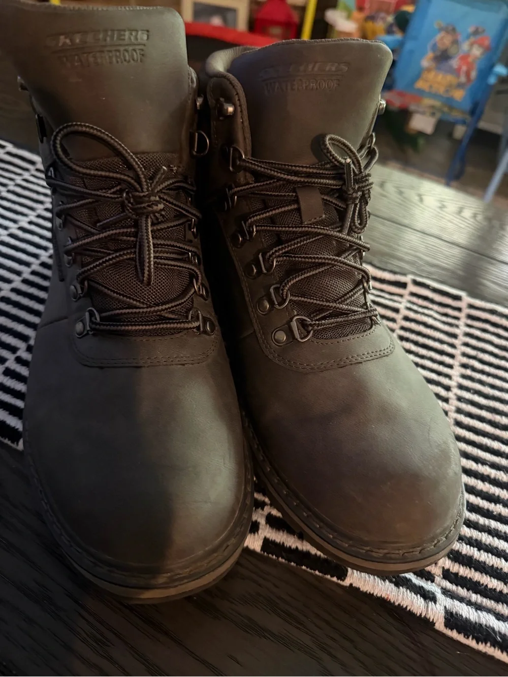 Skechers Men's Corado-Jaxx waterproof boots size 10 excellent condition.